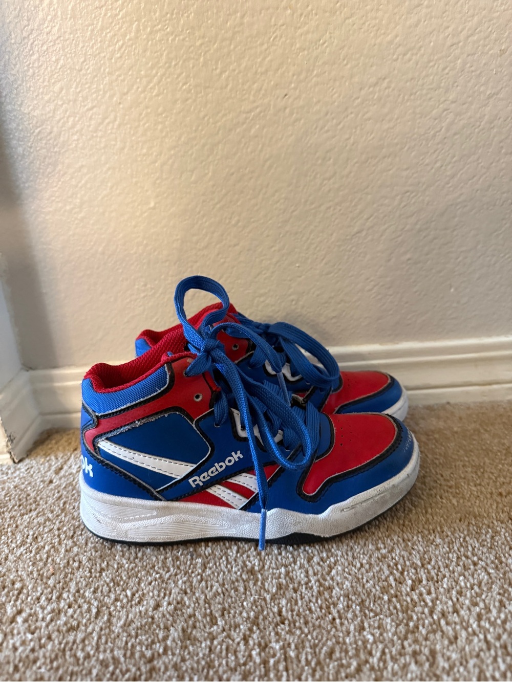 Size 11 Boys’ Reebok BB4500 Sneaker